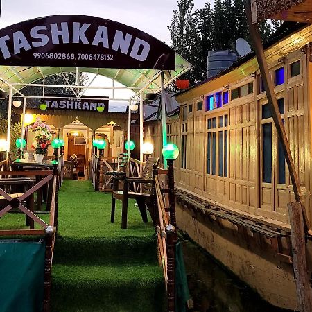 Tashkand Houseboat Srinagar  Luaran gambar