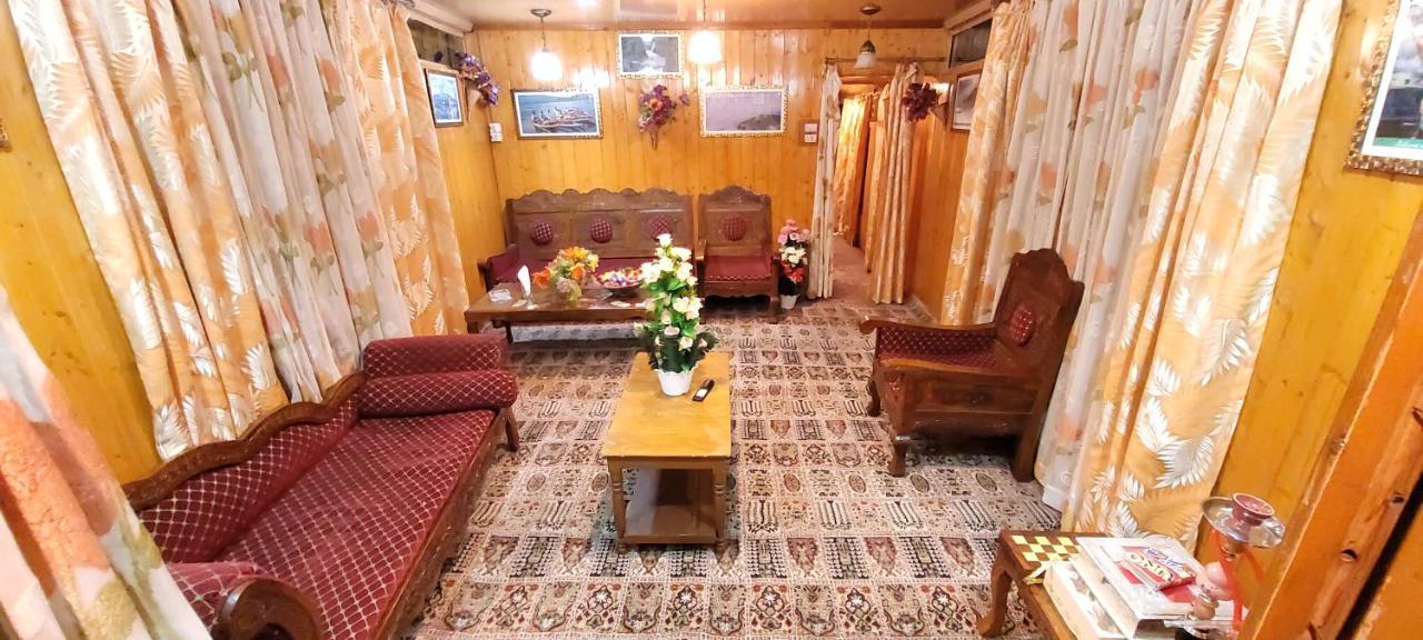Tashkand Houseboat Srinagar  Luaran gambar