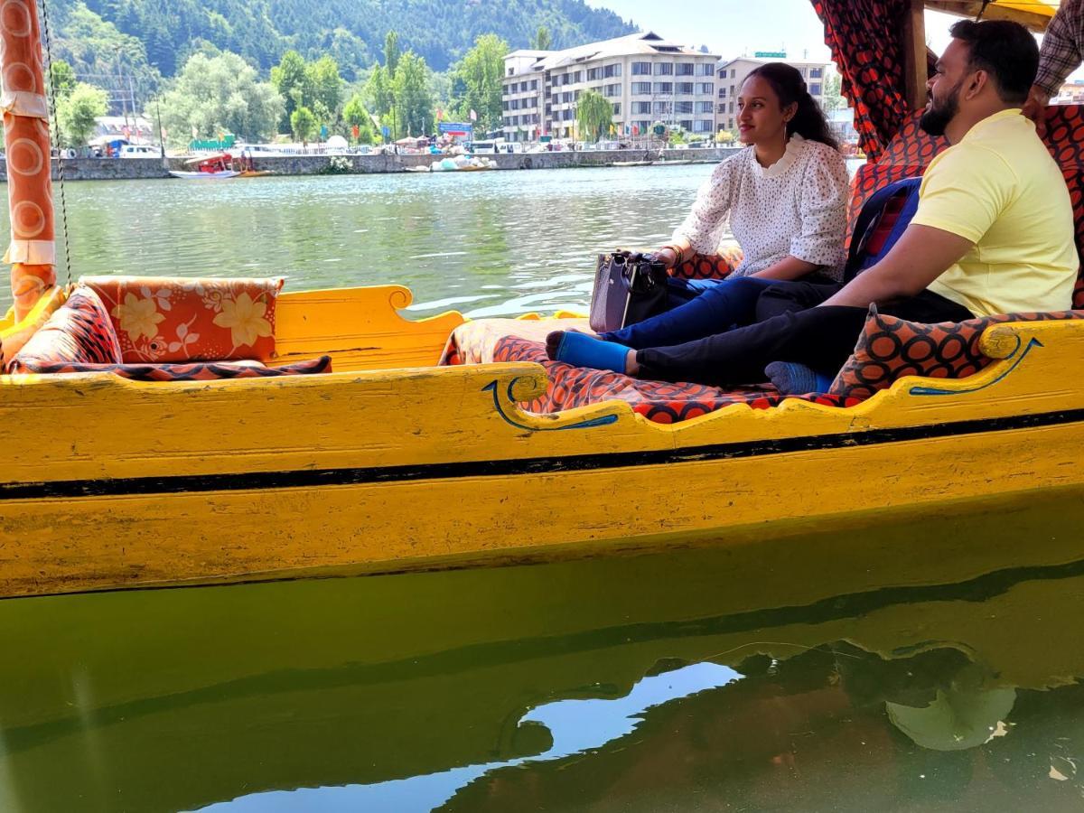 Tashkand Houseboat Srinagar  Luaran gambar
