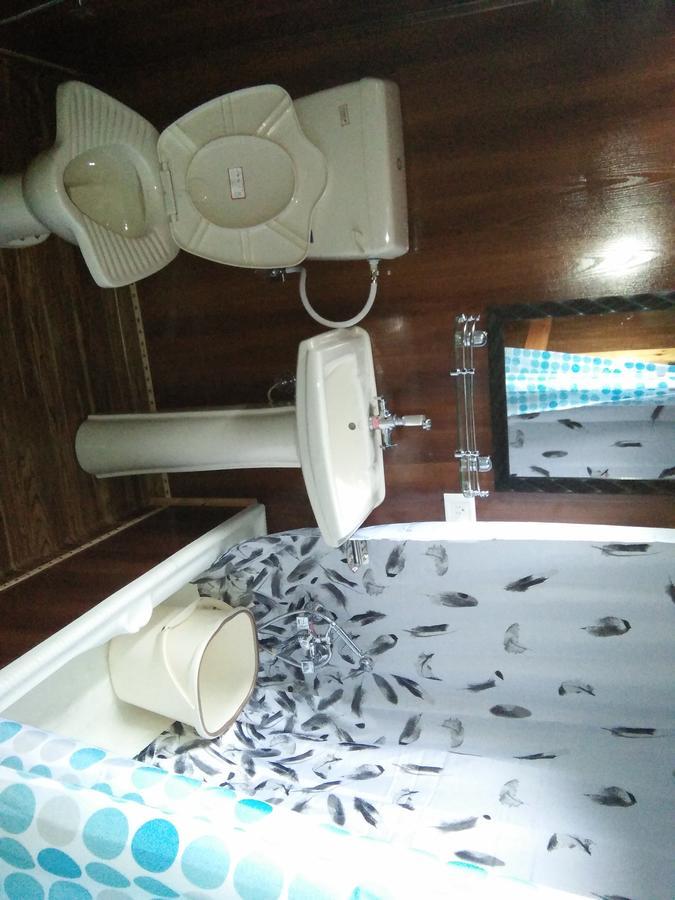 Tashkand Houseboat Srinagar  Luaran gambar
